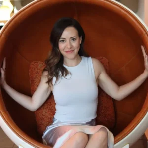 Shannon Hagel (Metabolism & Women’s Wellness Writer)